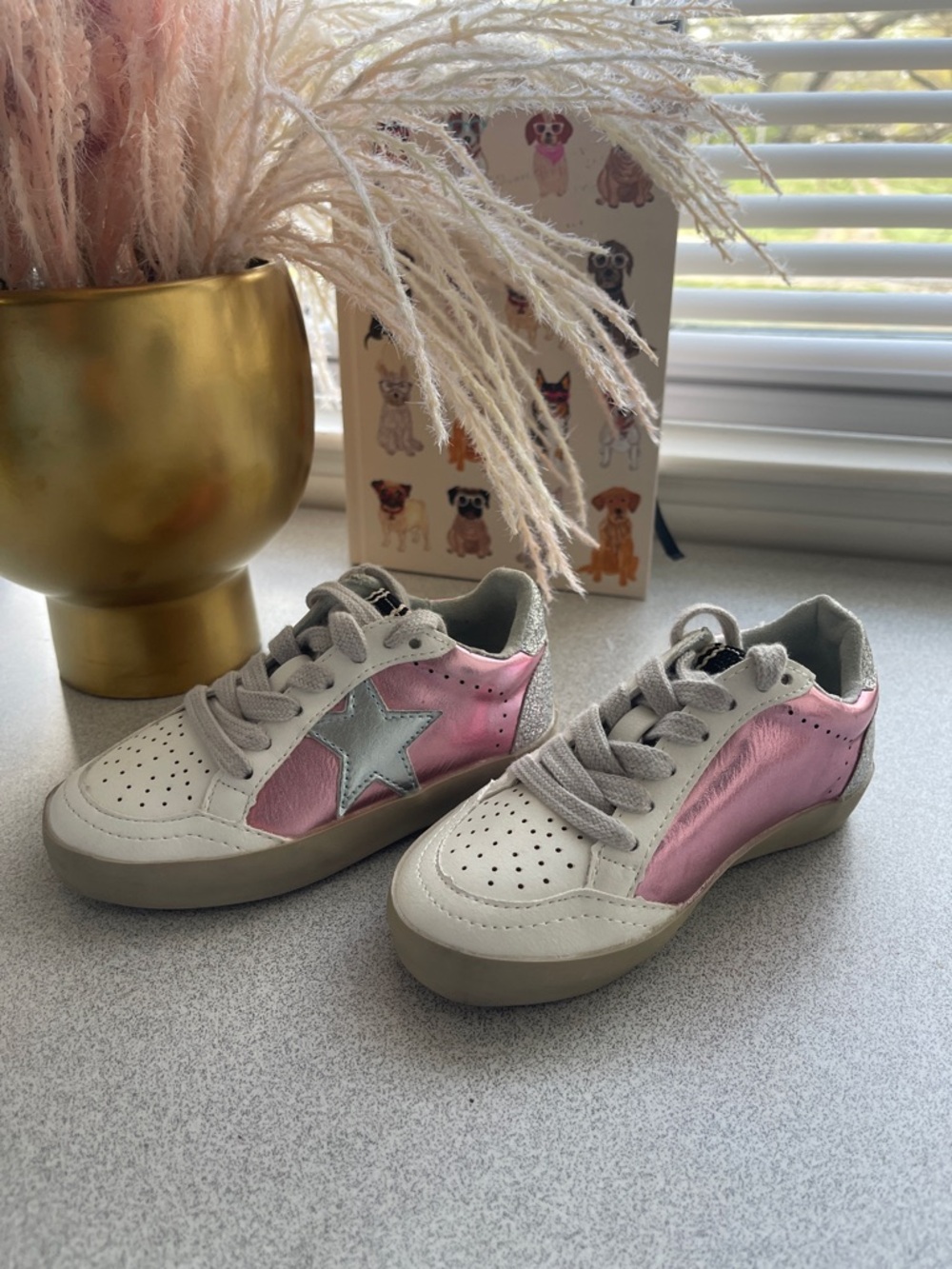ShuShop Pink Metallic & Silver Star Kids Sneakers SIZE 7! Not a 7.5